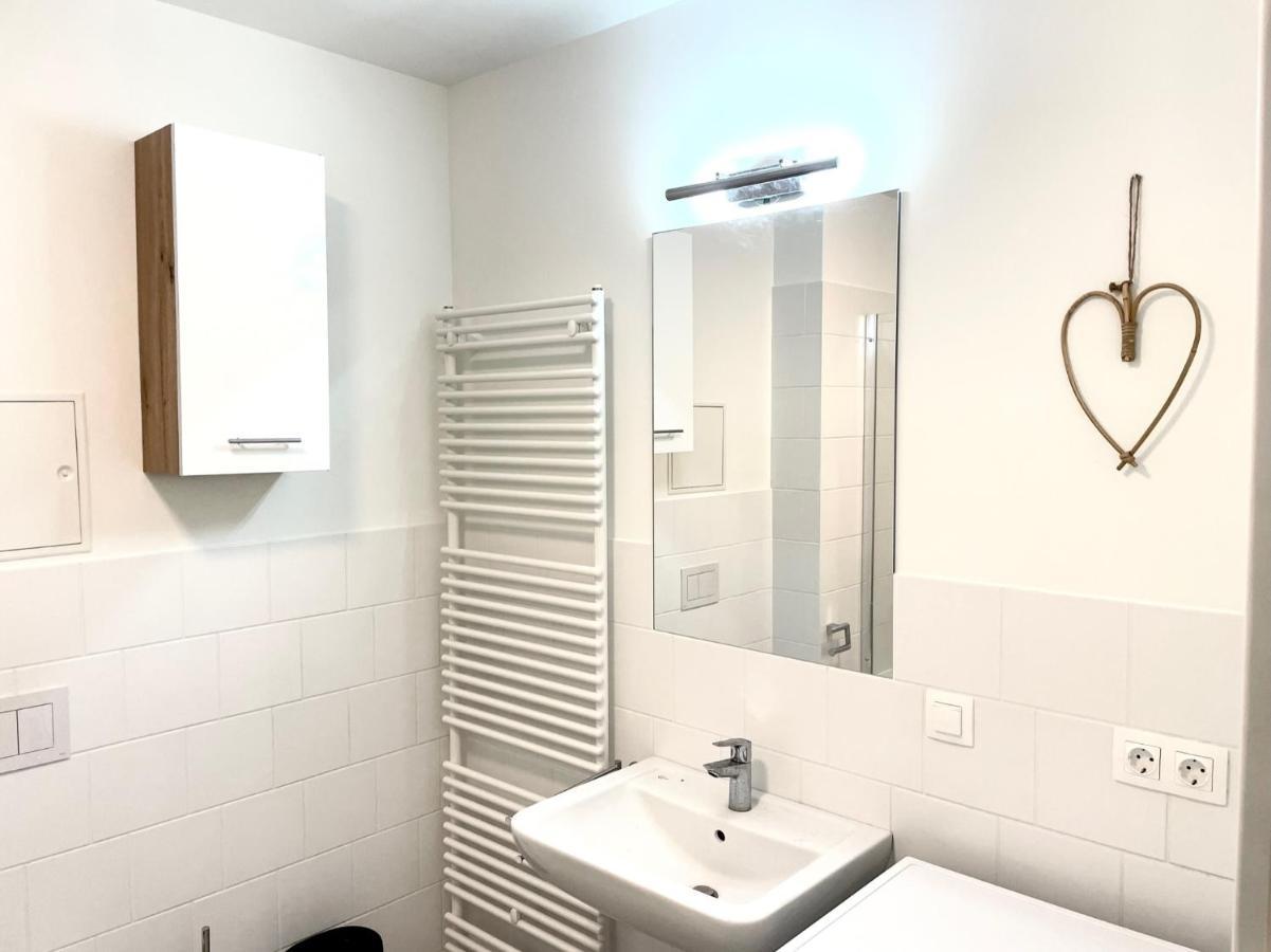 Central 55M2 Flat With Balcony & Parking Wenen Buitenkant foto
